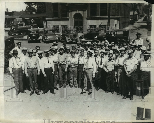 1932 Press Photo New York Sioux City Iowa men & sheriff to aid farmers NYC - Historic Images
