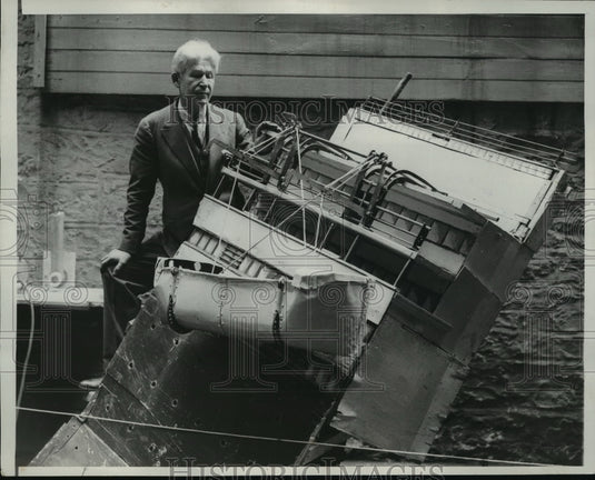 1933 Press Photo New York J.L. Hyland and Co Safety Equipment for Ships NYC