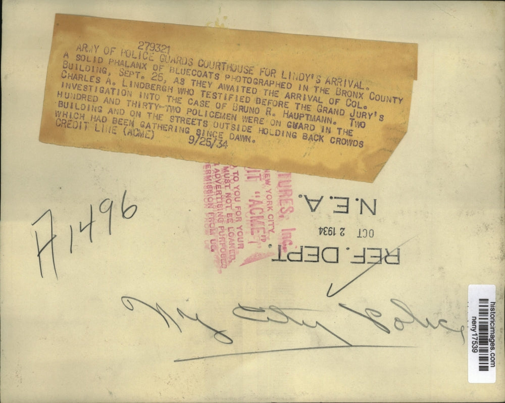 1934 Press Photo New York Police Guards at Lindbergh Arrival to Courthouse NYC