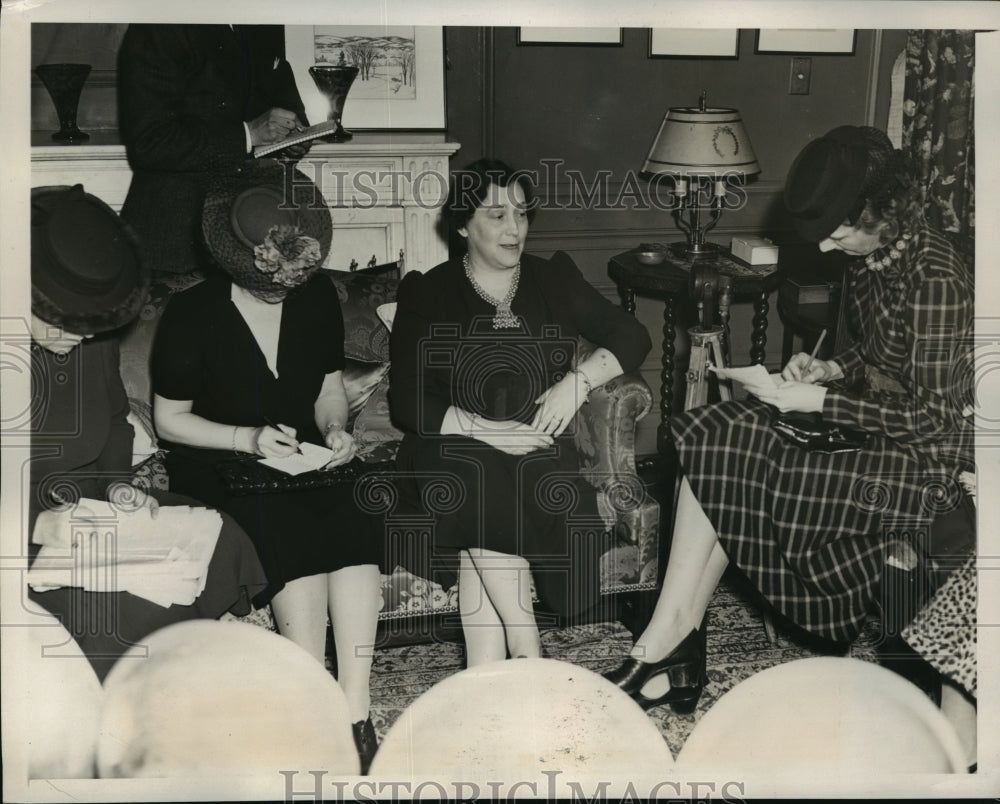 1940 Press Photo New York Mrs Robert Taft wife of MA Senator from Ohio in NYC