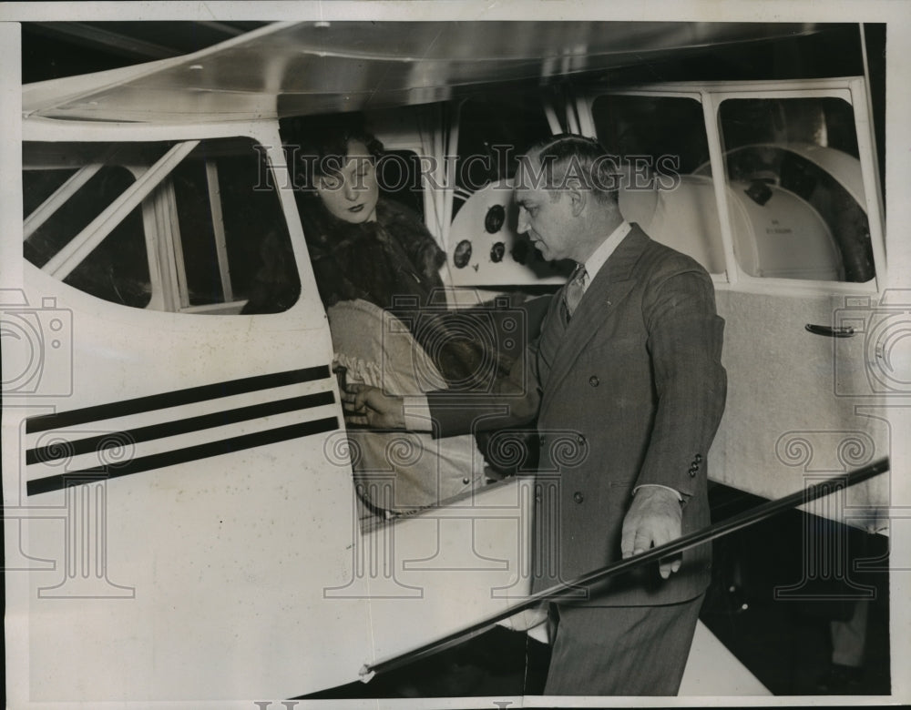 1937 Press Photo NEW YORK AT AVIATION SHOW OPENING - neny18066