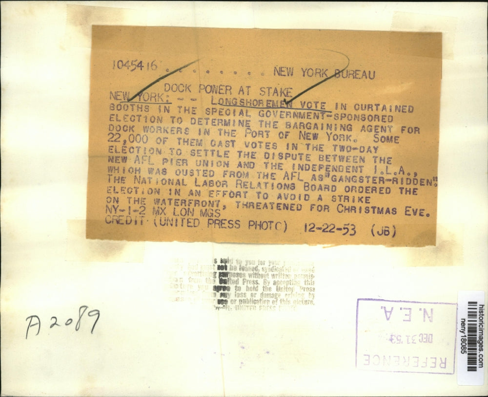 1953 Press Photo New York Longshoremen vote to settle dispue in NYC