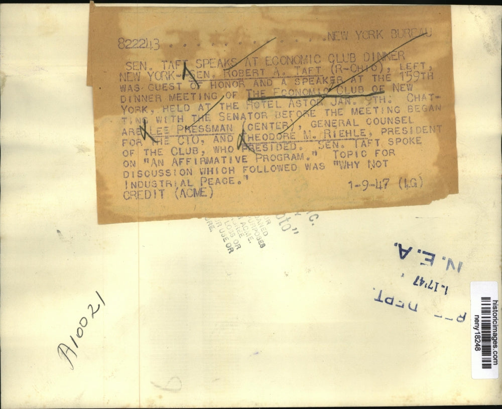 1947 Press Photo NEW YORK SE. TAFT SPEAKS AT ECONOMIC CLUB DINNER NYC