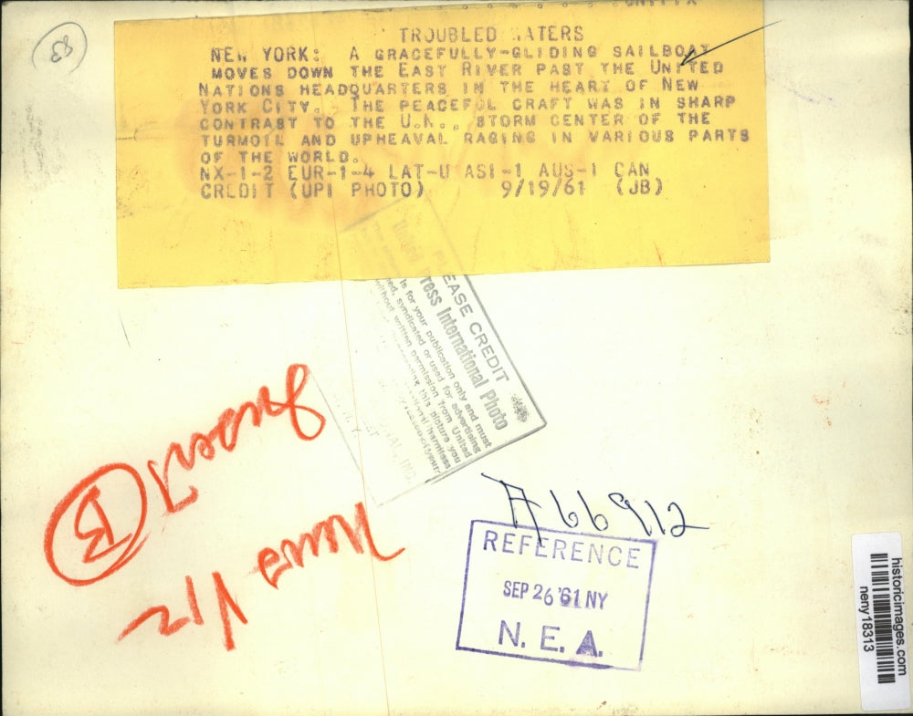 1961 Press Photo New York sailboat on East River past UN Headquarters NYC