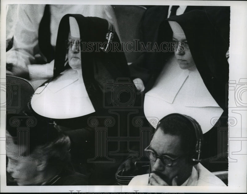 Load image into Gallery viewer, 1957 Press Photo NEW YORK TEAM OF UNITED NATIONS OBSERVERS NYC - neny18354
