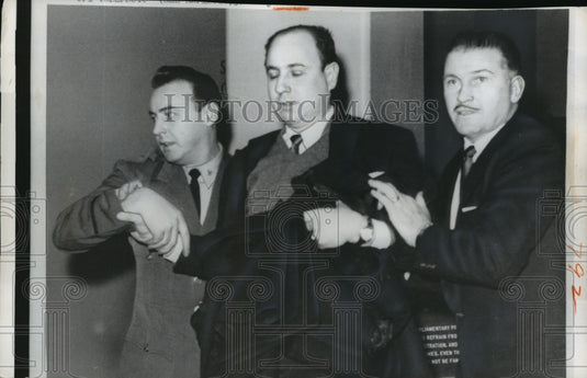 1961 Press Photo NEW YORK MAN LED FROM SECURITY COUNCIL NYC - neny18368