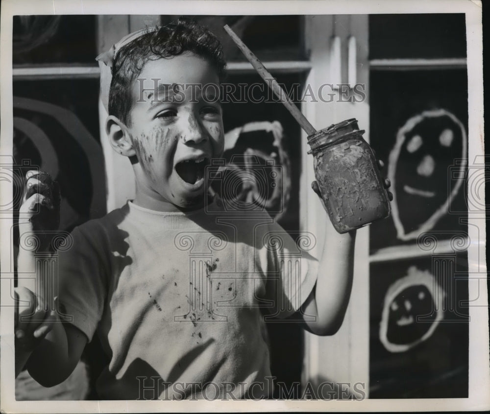 1950 Press Photo New York Robert Yankowitz in Window Painting Contest NYC