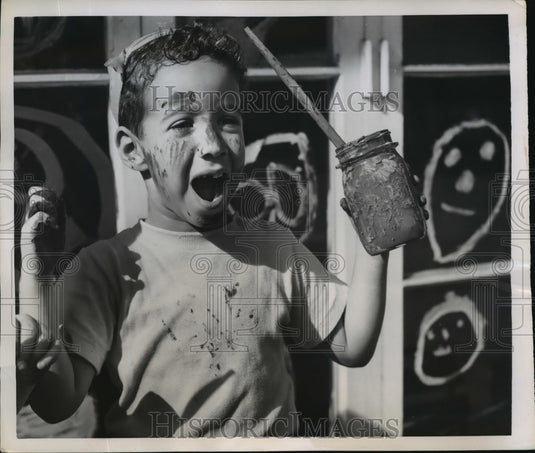 1950 Press Photo New York Robert Yankowitz in Window Painting Contest NYC