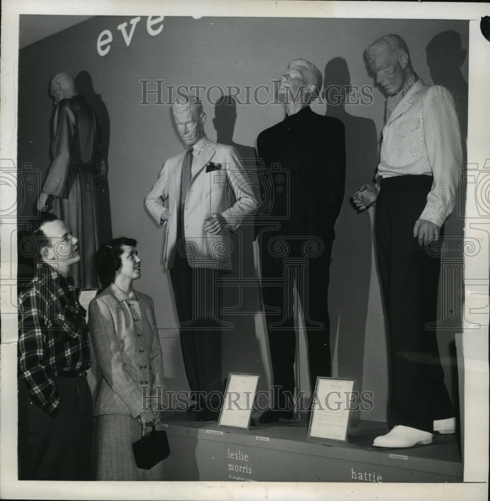 1950 Press Photo New York Men&#39;s Wear Exhibit at Metropolitan Museum of Art NYC- Historic Images