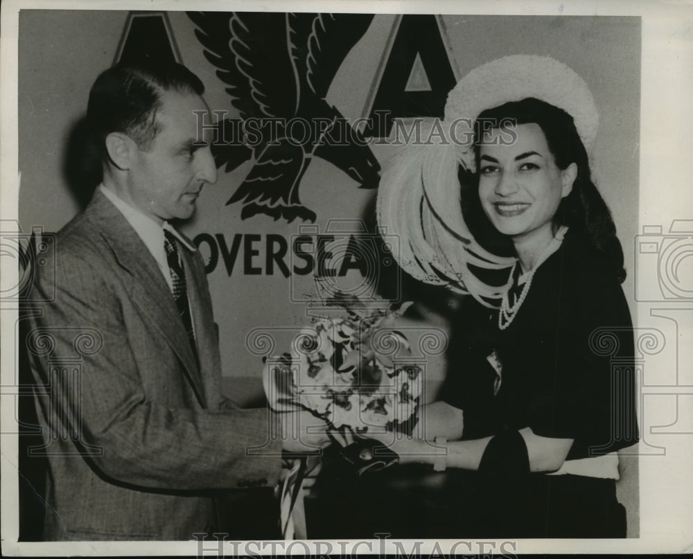 1947 Press Photo New York Princess Achraf Palhlevi of Iran at LaGuardia Field - Historic Images