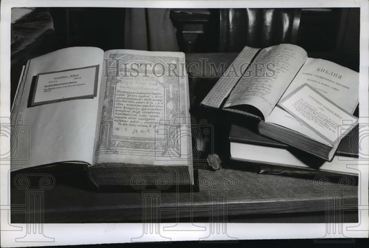 1956 Press Photo New York Two Russian Versions of The Bible NYC - neny18473