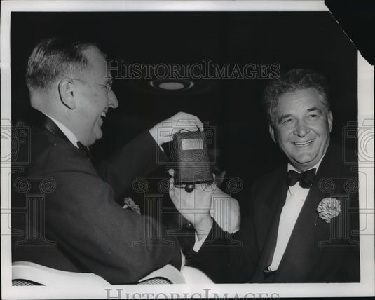1955 Press Photo NEW YORK FOR WHOM THE BELL 'PEALES' NYC- Historic Images