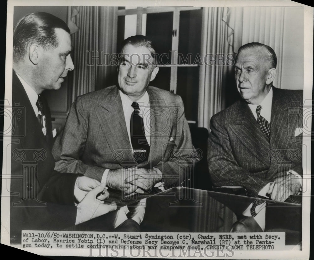 1950 Press Photo NEW YORK OFFICIALS DISCUSS WAR CONTROVERSIES NYC - neny18991