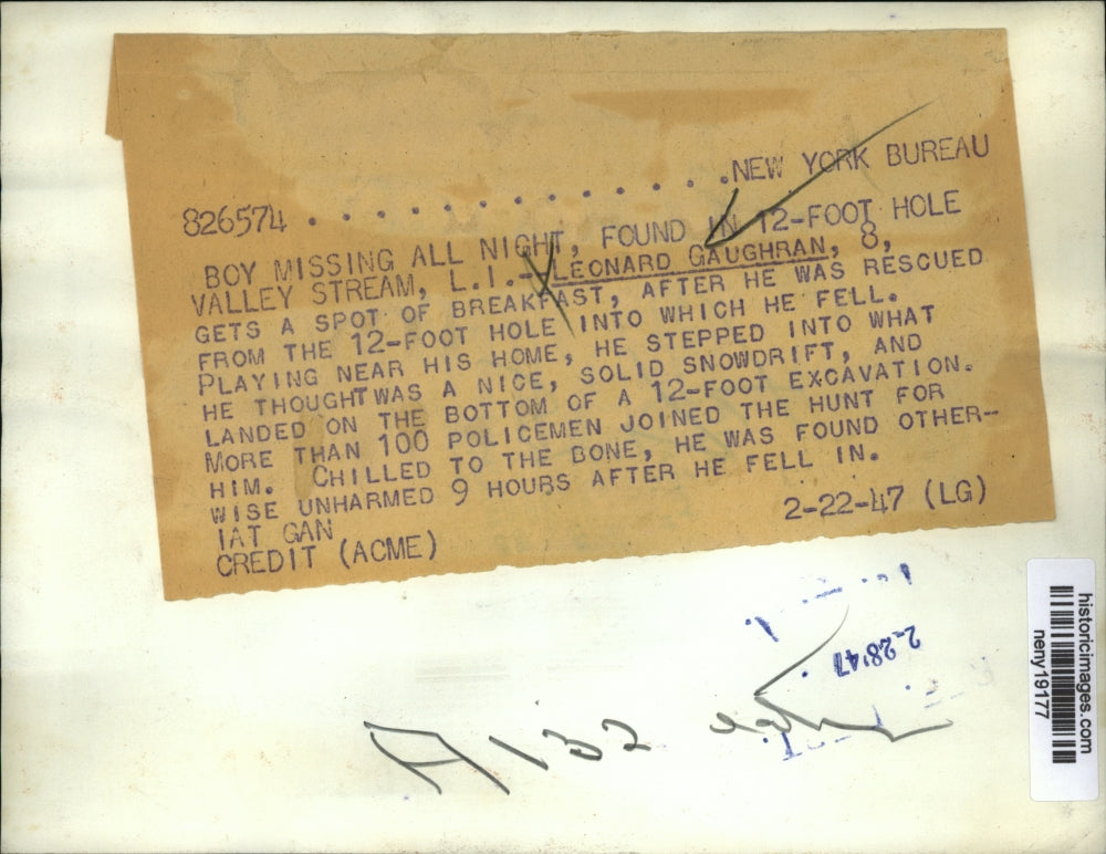 1947 Press Photo New York Leonard Gaughran after being rescued in NYC