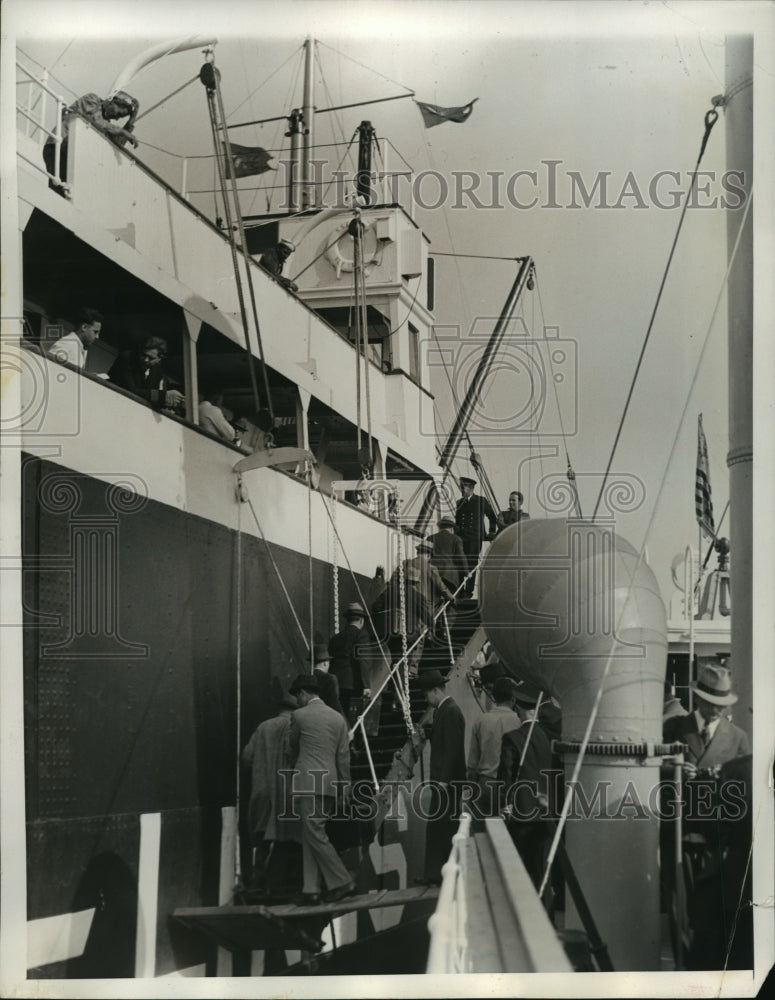 1934 Press Photo New York Newspapermen aboard S.S. Exilona arrived at N.Y Harbor
