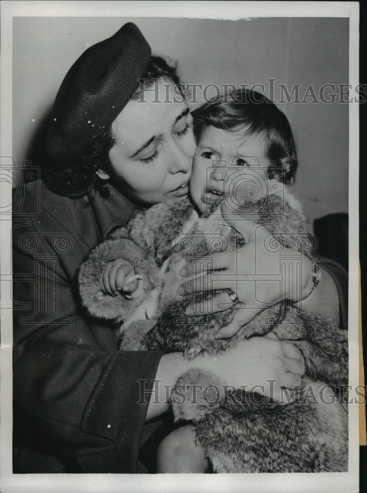 1949 Press Photo NEW YORK REUNION FOR CHRISTMAS NYC- Historic Images