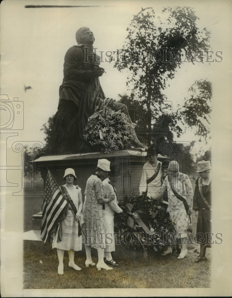 1928 Press Photo New York Central Park Memorial Statue of Robert Burns NYC- Historic Images