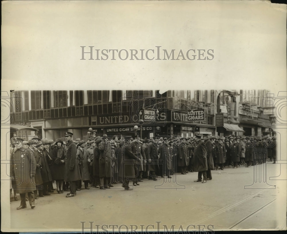 1928 Press Photo New York Crowds greet William Cosgrove of Ireland in NYC - Historic Images