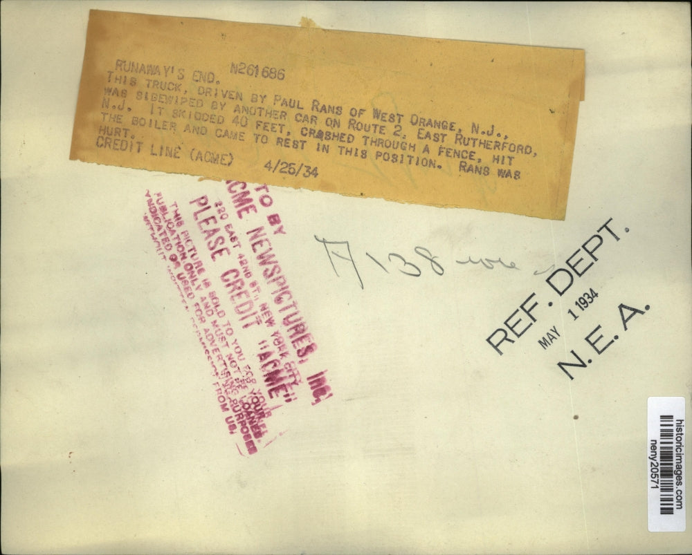 1934 Press Photo Paul Rans' Truck Wreck on Route 2 East Rutherford, New Jersey