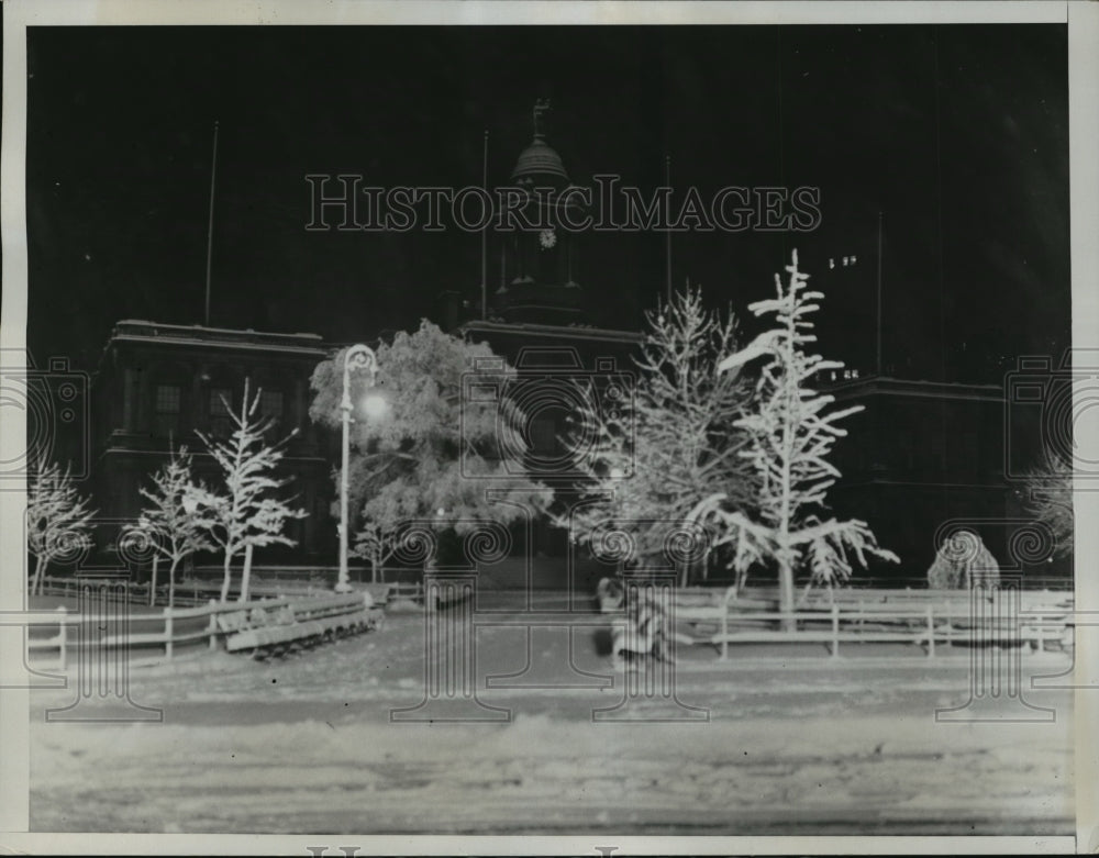 1934 Press Photo New York Night Snow at City Hall in New York City. - neny20632