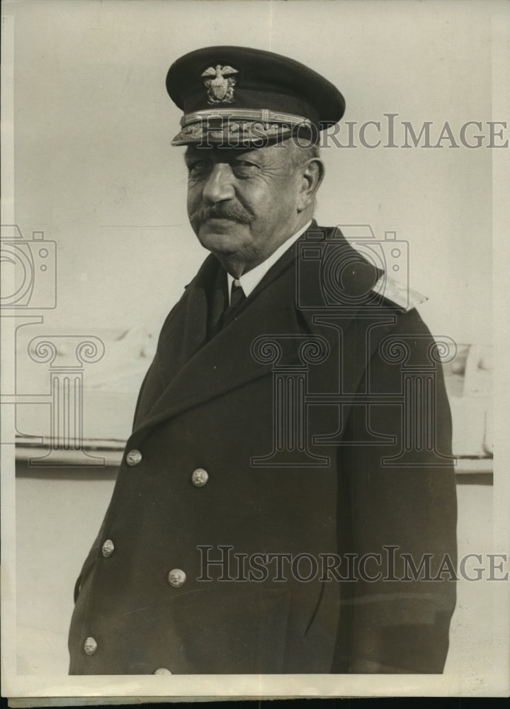 1930 Press Photo New York Admiral Jhu Chase Navy Comannder Aboard US Texas NYC