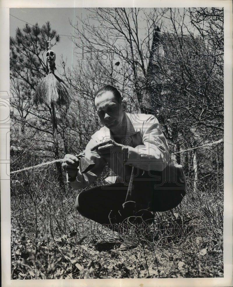 Load image into Gallery viewer, 1947 Press Photo New York Nat Lincoln attached cowbells to keep away Foxes NYC
