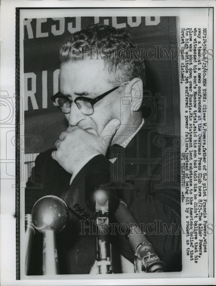 1960 Press Photo New York Oliver Powers in Overseas Press Club Conference NYC