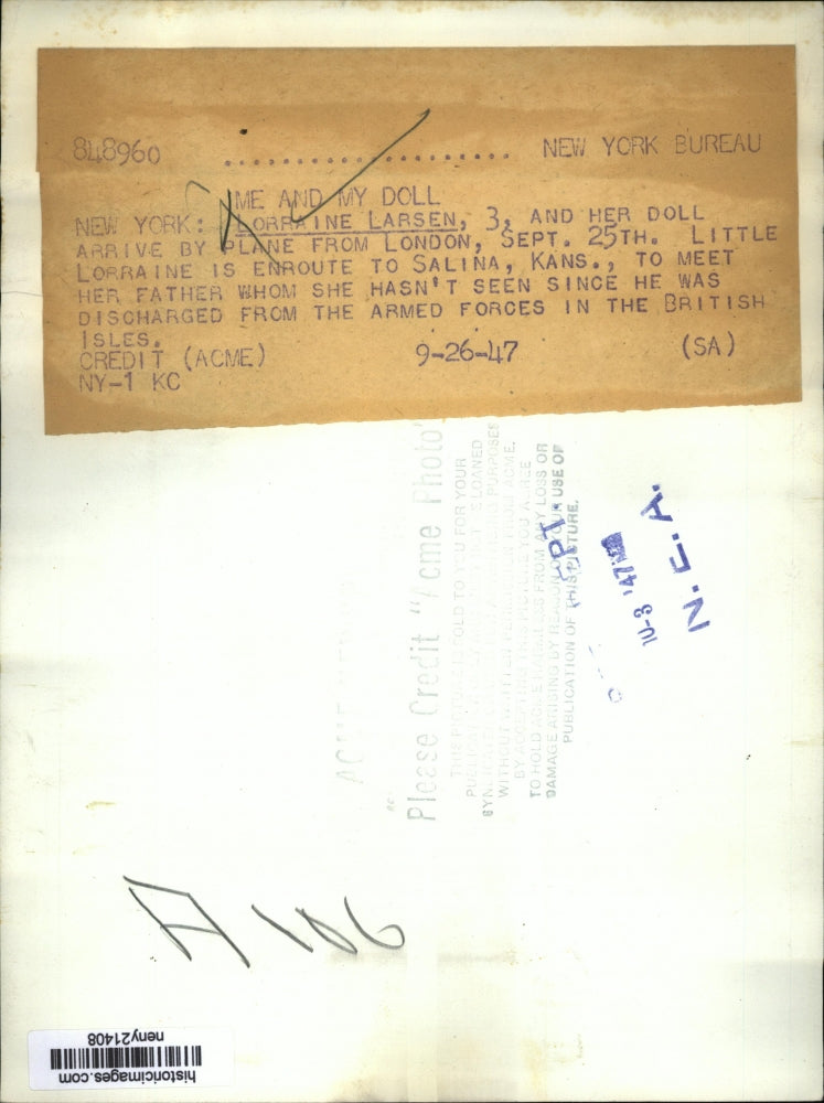 1947 Press Photo New York Lorraine Larsen & doll arrive from London in NYC