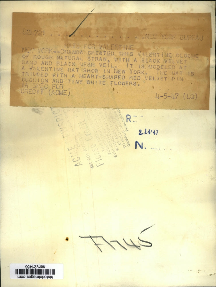 1957 Press Photo New York Woman wears Valentine cloche of natural straw NYC