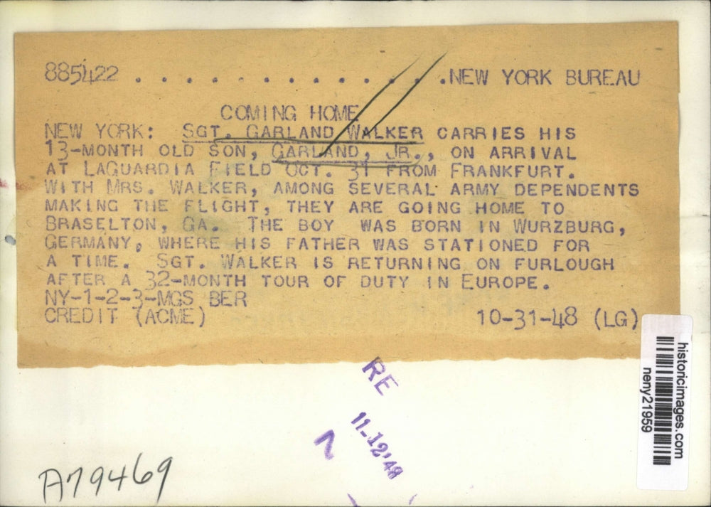 1948 Press Photo New York Sgt Garland Walker & son Garland Jr in NYC