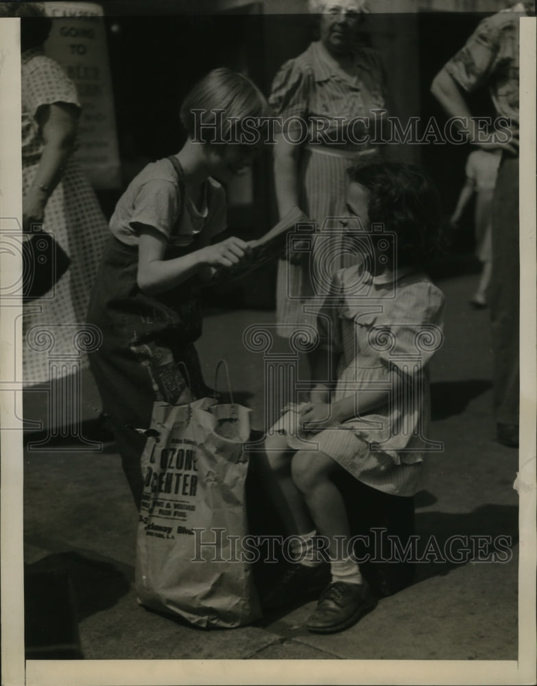 1948 Press Photo New York Rita Clements &amp; Linda Calvagno Salvation Army Camp NYC- Historic Images