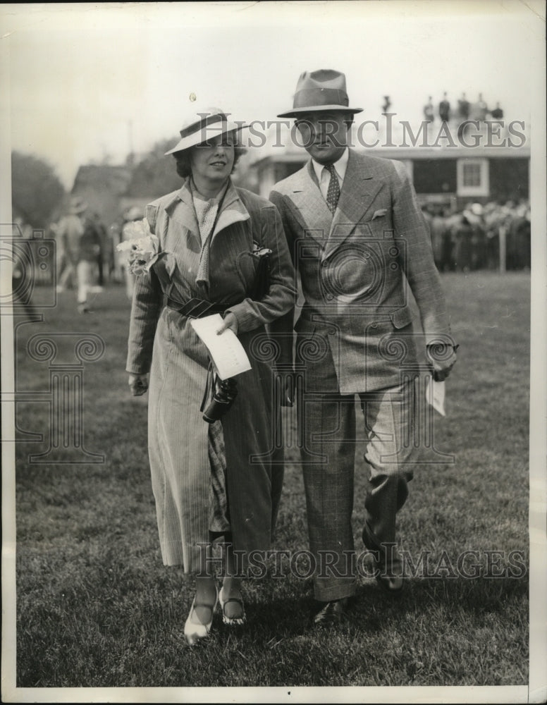 1934 Press Photo New York Mr &amp; Mrs Norman K Toerge at the races NYC - Historic Images