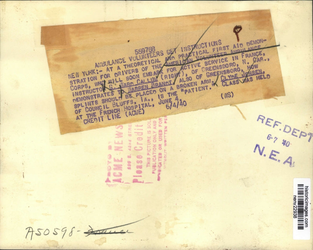 1940 Press Photo New York First Aid demonstrate by American Volunteer Ambulance