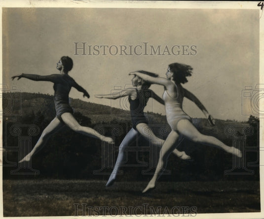 Press Photo New York Miriham Winslow dancers in action in NYC - neny23131