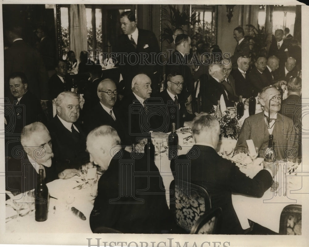 1932 Press Photo NEW YORK EDUCATOR SPEAKS IN PARIS NYC - neny23273
