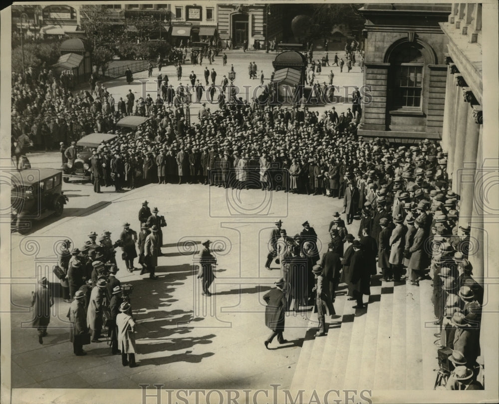 1925 Press Photo New York Crowds at City Hall greet Capt Grening NYC - neny23888
