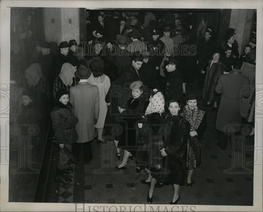 1946 Press Photo New York Elevator Operators Strike US Employment Office NYC
