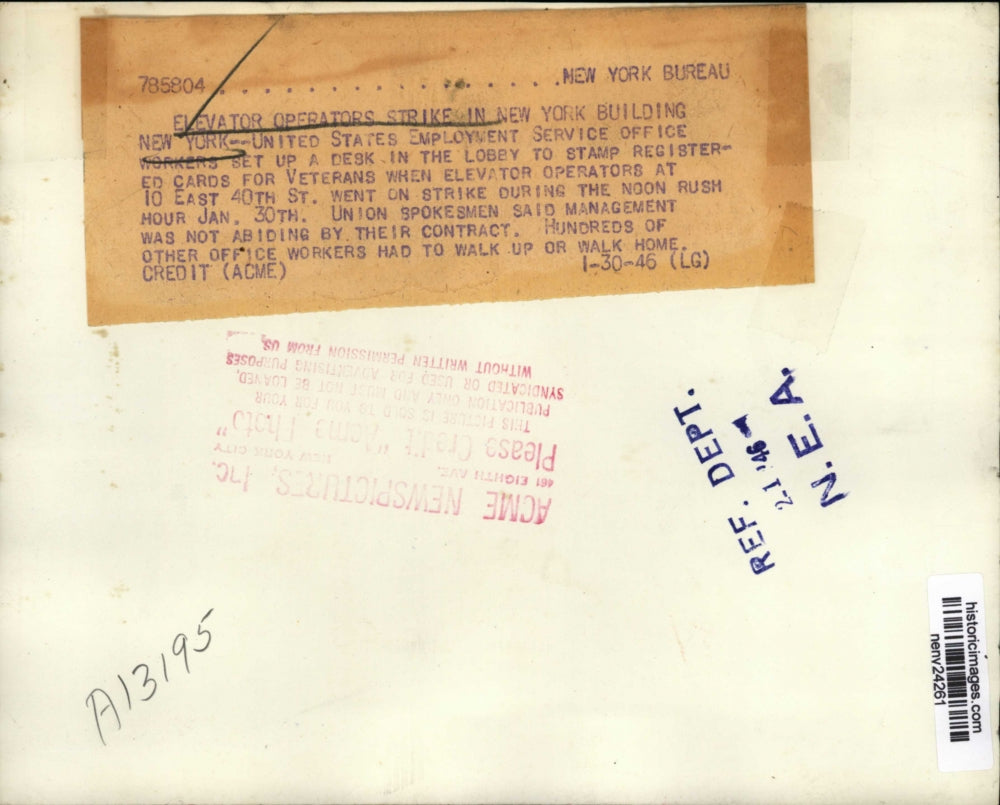 1946 Press Photo New York Elevator Operators Strike US Employment Office NYC