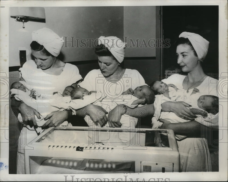 Load image into Gallery viewer, 1948 Press Photo New York Three Sets of Twins Born at Nassau Hospital NYC
