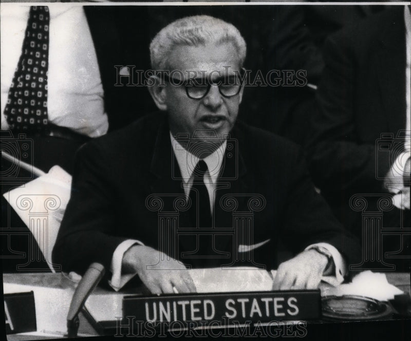 Load image into Gallery viewer, 1965 Press Photo New York Arthur Goldberg First Speech as Ambassador at UN NYC
