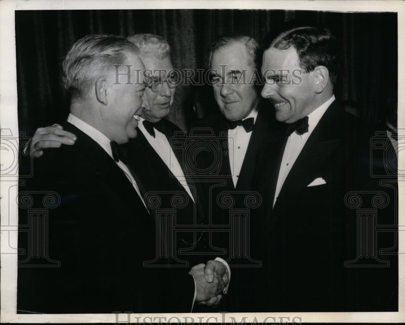 Load image into Gallery viewer, 1944 Press Photo New York Thomas Dewey at American Newspaper Publishers Assn NYC
