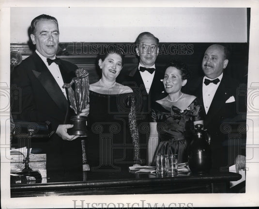 1947 Press Photo New York Mayor William O'Dwyer & American Film Critics NYC
