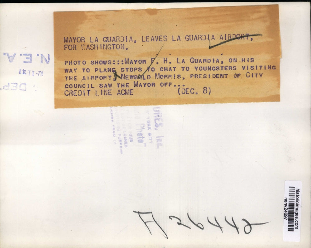 1941 Press Photo New York Mayor FH LaGuardia talks with children NYC - neny24697