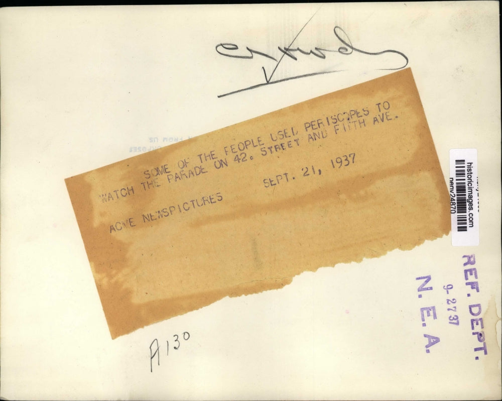 1937 Press Photo NEW YORK SOME PEOPLE USED PERISCOPES TO WATCH PARADE NYC