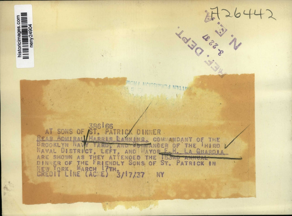 1937 Press Photo New York Admiral Lanning, Mayor LaGuardia, Attend Dinner NYC