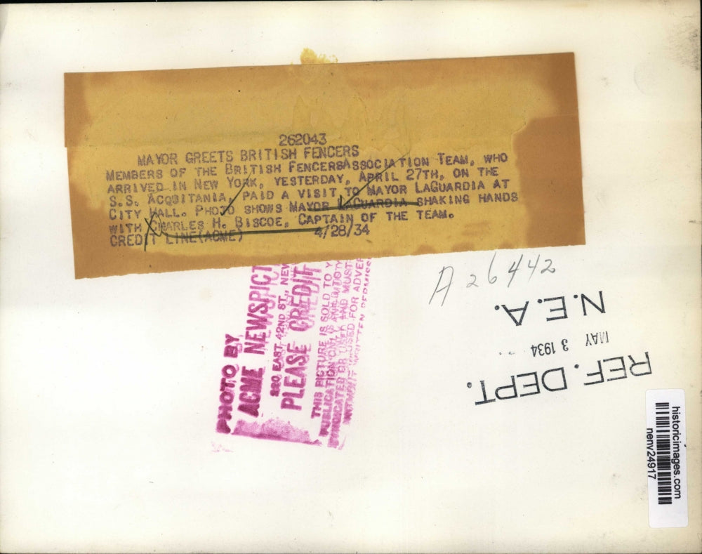 1934 Press Photo New York Mayor F.H.La Guardia wit British Fencers Assoc. NYC