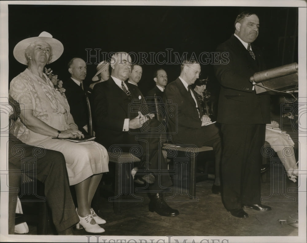 1938 Press Photo New York Mayor LaGuardia Addresses Teachers Convention NYC