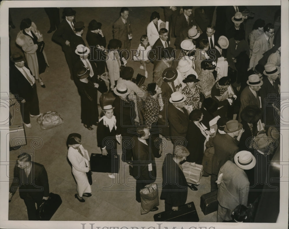 1936 Press Photo New York Grand Central Station Labor Day Crowds NYC - neny25073- Historic Images