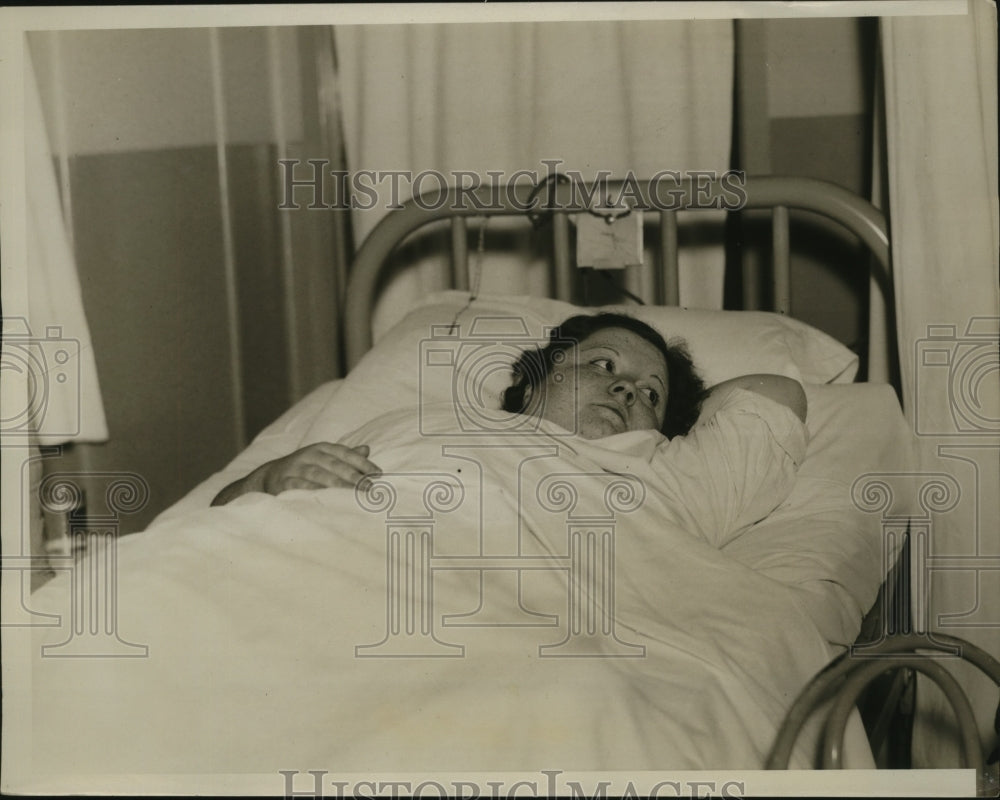 1933 Press Photo New York Rosalie Fahey injured in Train Wreck Atlantic Express