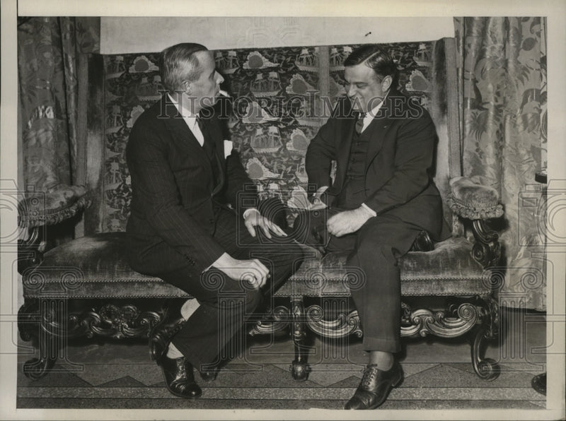Load image into Gallery viewer, 1933 Press Photo NEW YORK REPUBLICANS HOLD MEETING AT HOTEL NEW YORKER NYC
